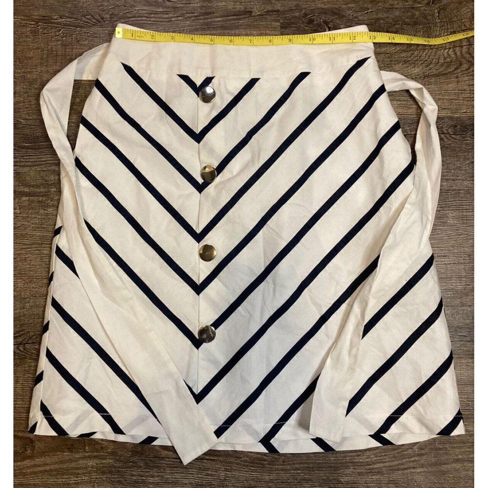 Venus Women’s White Skirt A-Line Black Stripes Size US 2 - Picture 7 of 7